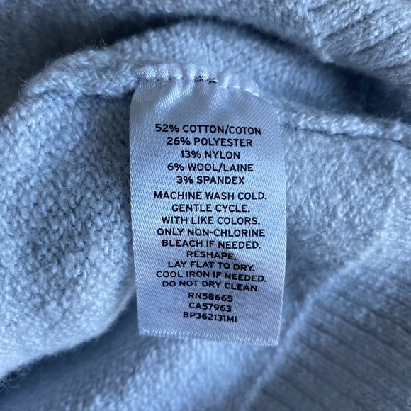 Beautiful high neck sweater - Picture 5 of 5